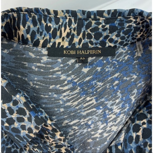 Kobi Halpertin Womens Sz XS 100% Silk Blue Black Leopard Print Button Up Blouse - Picture 9 of 9